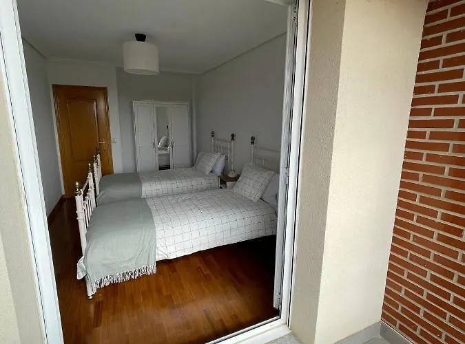 Key House * La Guardia